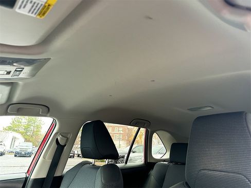 Used 2022 Toyota RAV4 LE image 11