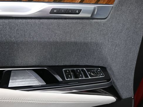 Used 2025 Cadillac Escalade ESV Sport Platinum w/ LPO, Floor Liner Package AWD/4WD image 10
