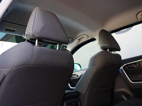 Used 2022 Toyota RAV4 LE image 13