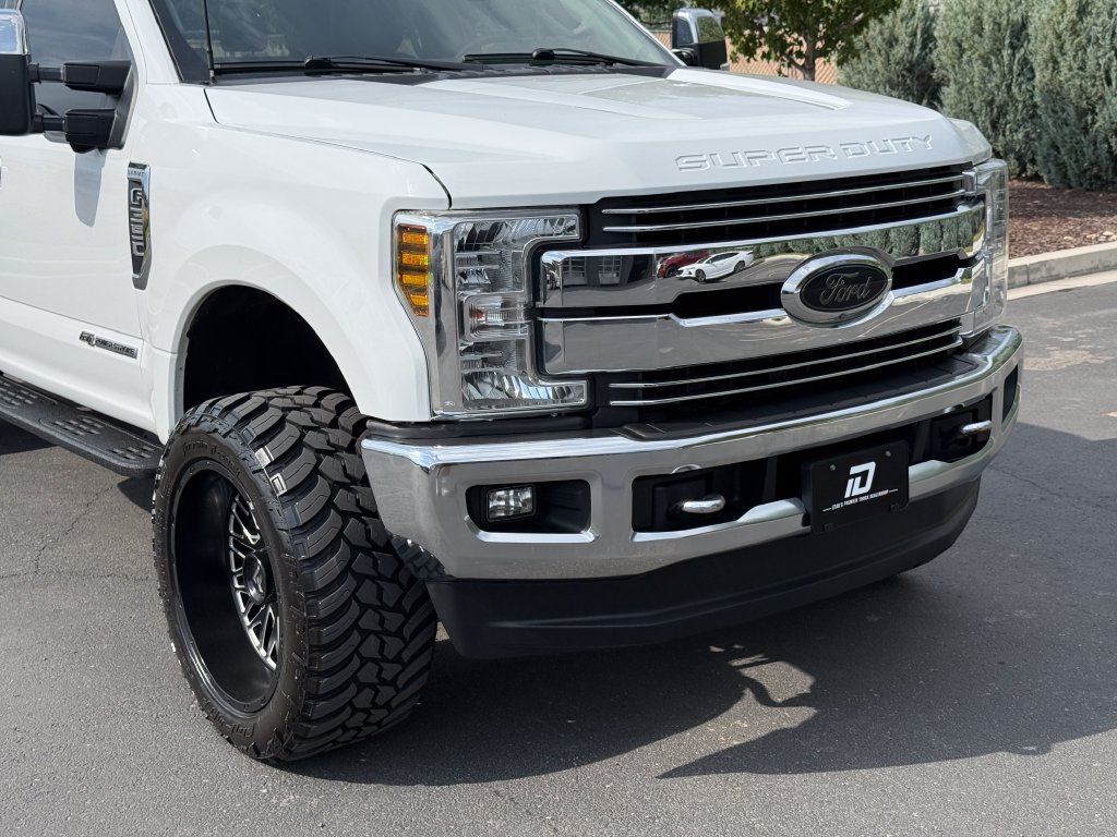 Used 2018 Ford F350 Lariat w/ Chrome Package AWD/4WD image 3