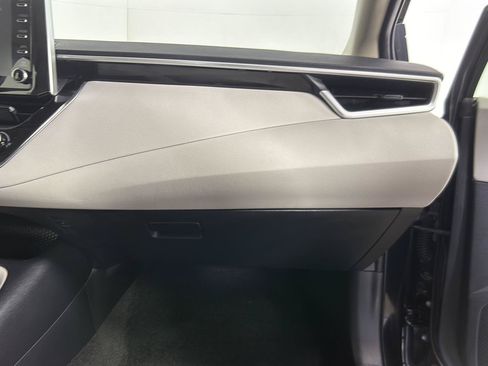 Used 2020 Toyota Corolla LE w/ LE Convenience Package FWD image 24