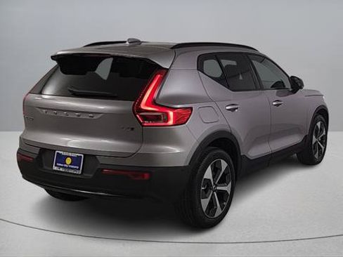 Certified 2026 Volvo XC40 B5 Plus w/ Climate Package AWD/4WD image 4