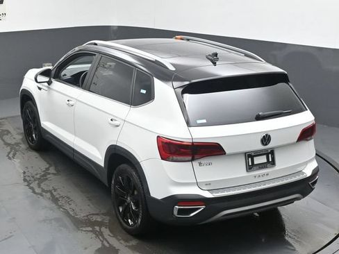 Used 2023 Volkswagen Taos SE w/ Panoramic Sunroof Package FWD image 42