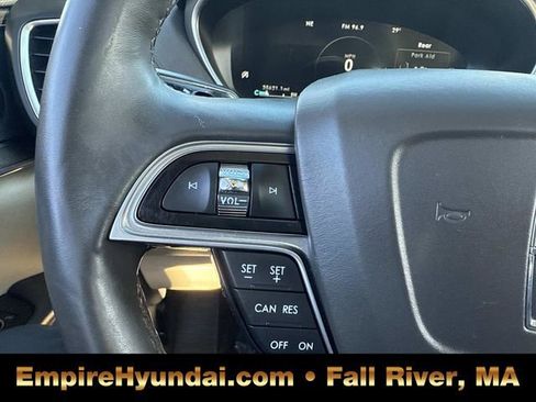 Used 2020 Lincoln Nautilus Reserve image 30