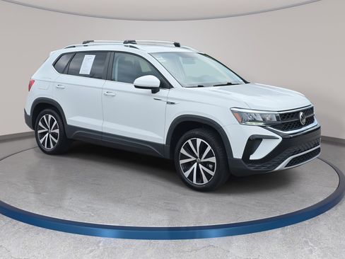 Used 2022 Volkswagen Taos SE AWD/4WD image 3
