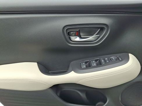 Used 2024 Honda HR-V LX image 11