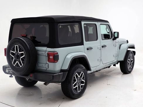 Used 2024 Jeep Wrangler Sahara image 8