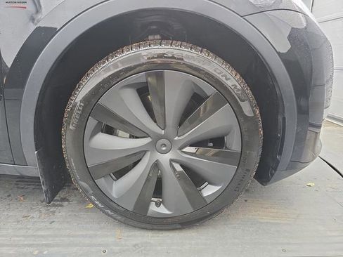 Used 2025 Tesla Model Y Long Range image 12