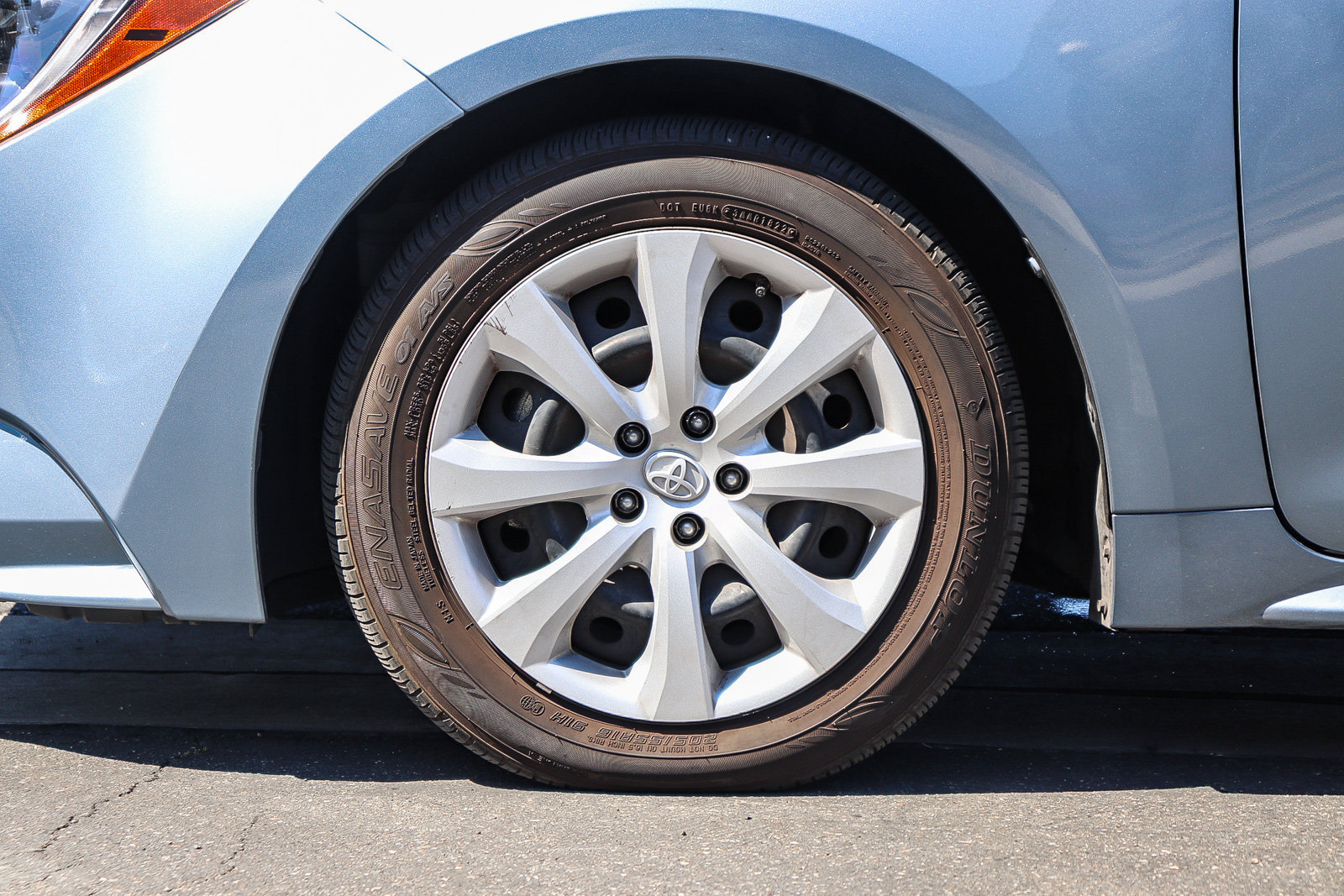 Certified 2022 Toyota Corolla LE w/ Carpet Mat Package (TMS) FWD image 12