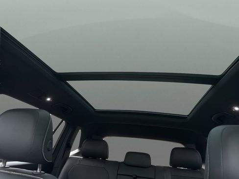 Used 2023 Volkswagen Tiguan SEL R-Line image 19