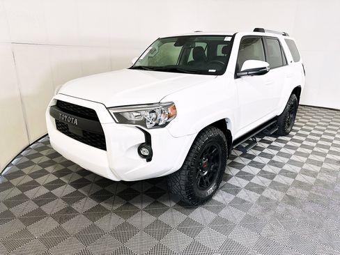 Used 2023 Toyota 4Runner SR5 Premium w/ Moonroof Package RWD image 7