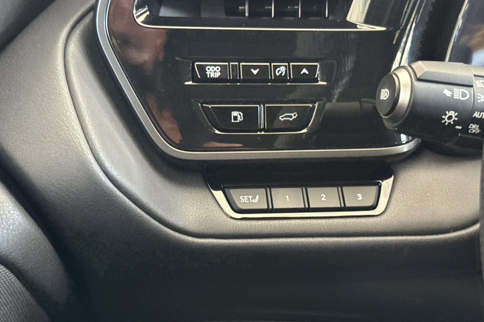 Used 2025 Lexus TX 500h AWD w/ Technology Package image 38