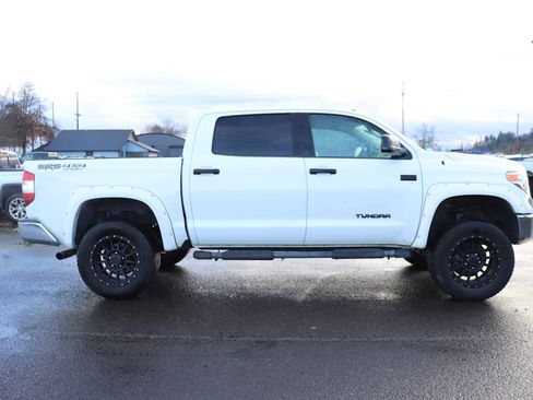 Certified 2017 Toyota Tundra SR5 image 4