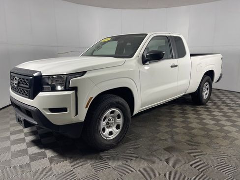 Used 2024 Nissan Frontier S w/ S Utility Package image 25