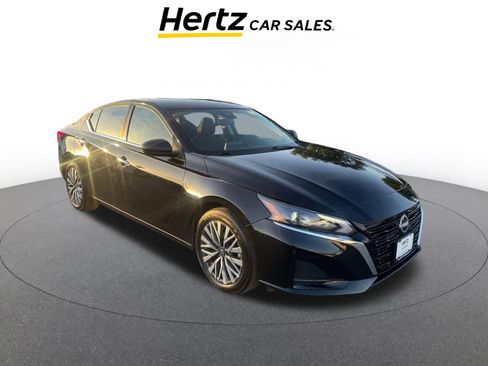 Used 2025 Nissan Altima 2.5 SV image 1