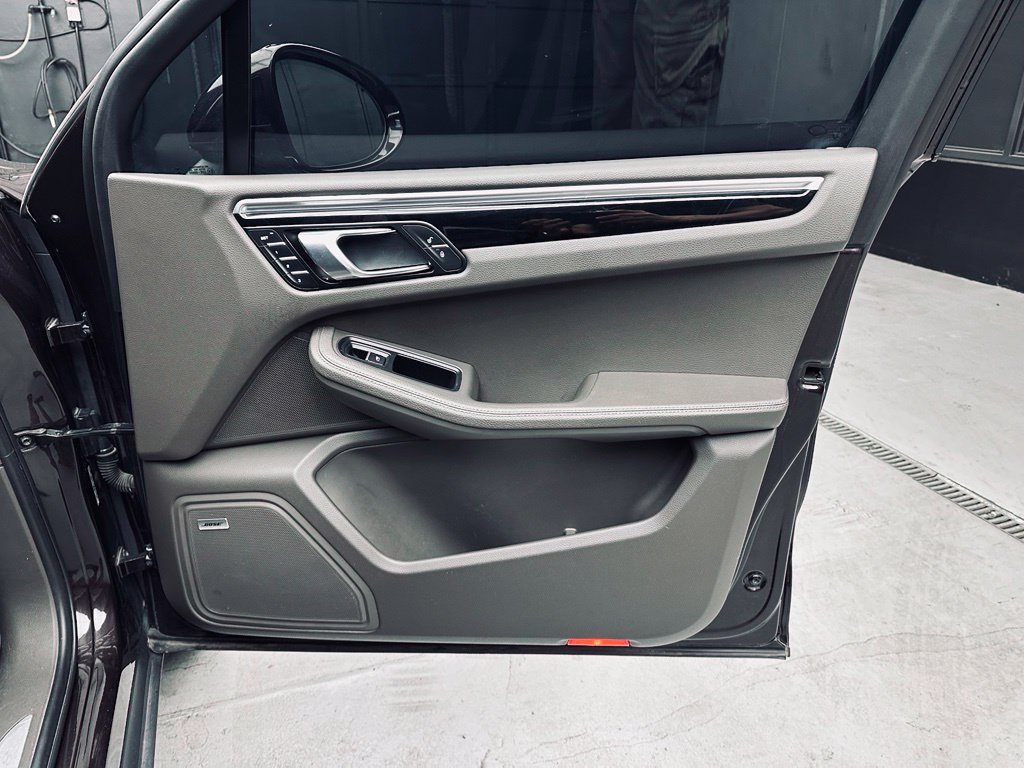 Used 2018 Porsche Macan S AWD/4WD image 26