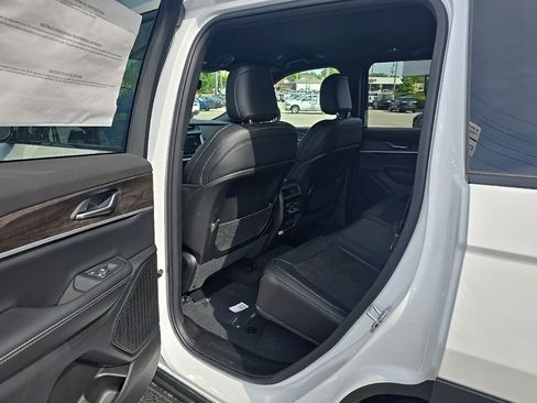 New 2026 Jeep Grand Cherokee Altitude RWD image 22