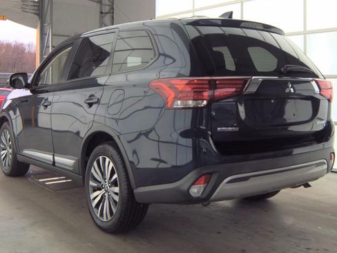 Used 2019 Mitsubishi Outlander SE AWD/4WD image 4
