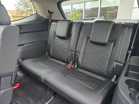 Used 2025 Volkswagen Atlas SE image 15