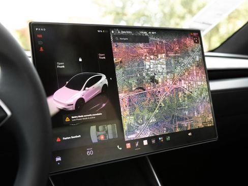 Used 2026 Tesla Model Y Long Range AWD/4WD image 23