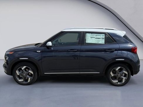 New 2026 Hyundai Venue SEL FWD image 2