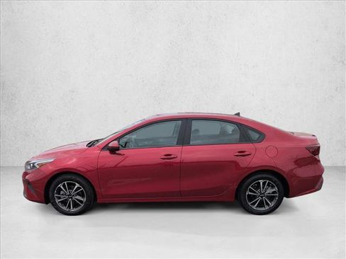 Used 2022 Kia Forte LXS image 9