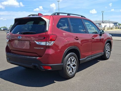 Certified 2022 Subaru Forester Premium w/ Popular Package #2 AWD/4WD image 6