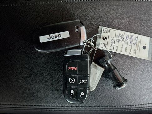 Used 2016 Jeep Grand Cherokee Limited 75th Anniversary image 35