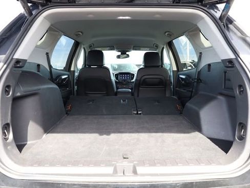 Used 2024 GMC Terrain SLT AWD/4WD image 32