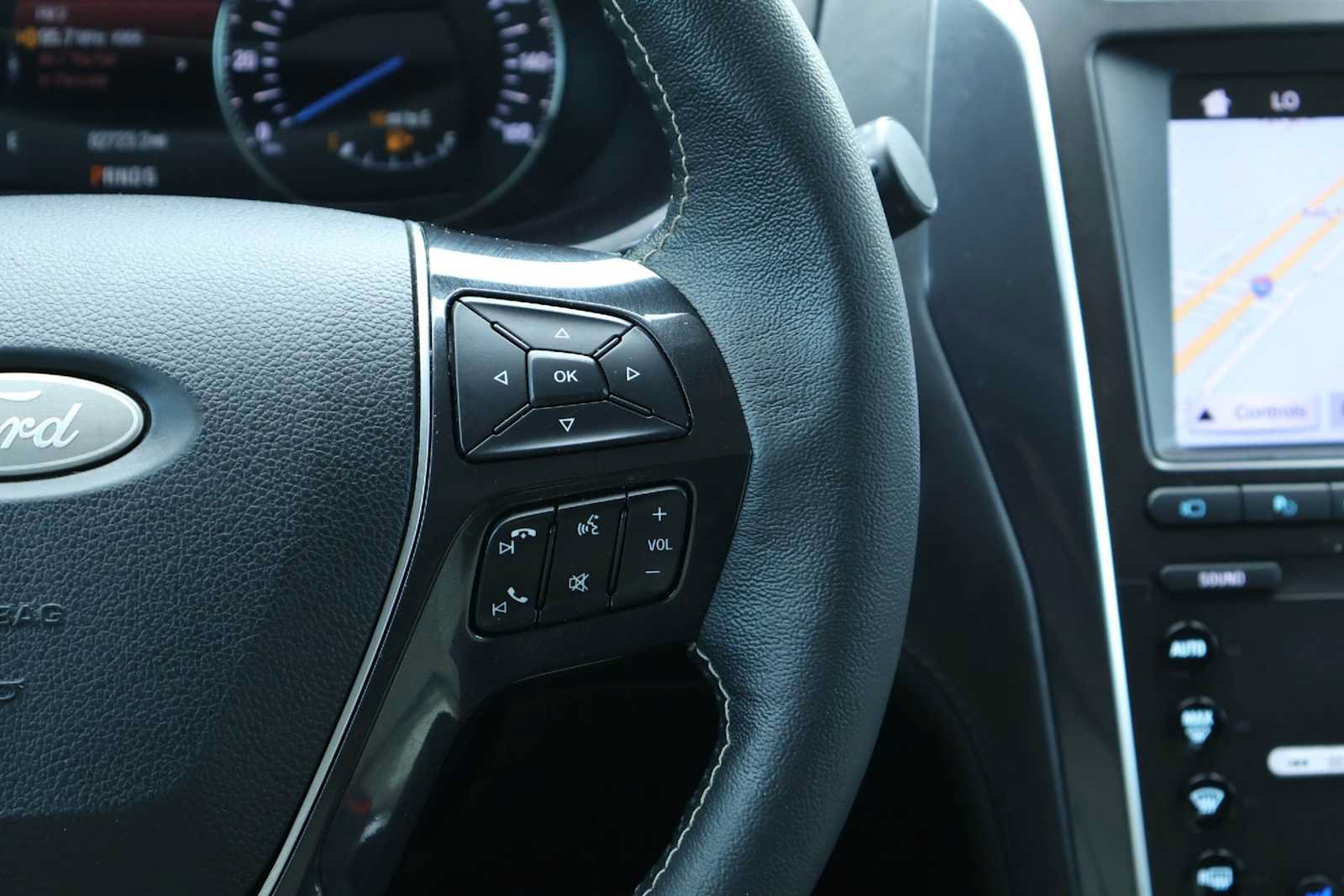 Used 2019 Ford Explorer Platinum AWD/4WD image 23