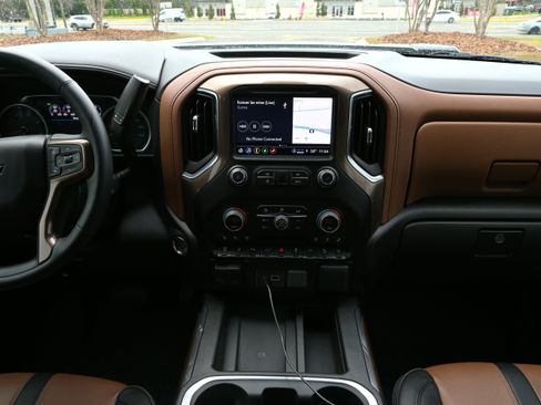 Used 2023 Chevrolet Silverado 2500 High Country w/ Z71 Off-Road Package image 13