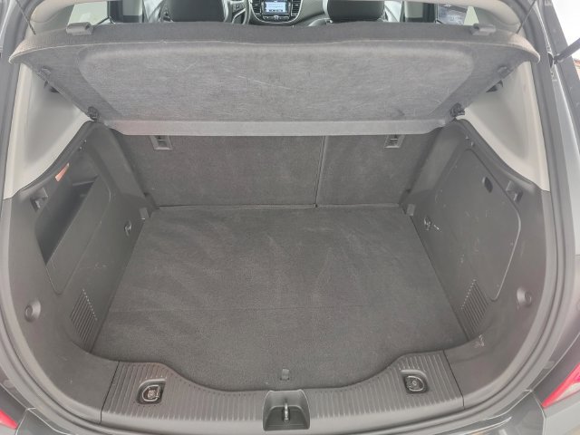 Used 2017 Chevrolet Trax LT w/ LT Convenience Package FWD image 16