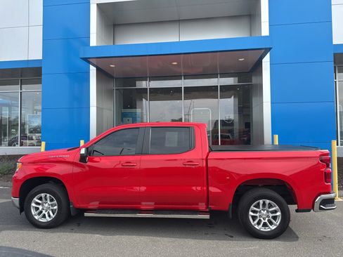 Used 2024 Chevrolet Silverado 1500 LT AWD/4WD image 9