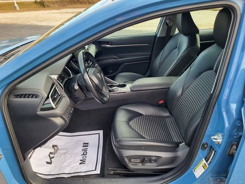 Used 2023 Toyota Camry SE image 11