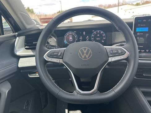 New 2026 Volkswagen Tiguan SE AWD/4WD image 14