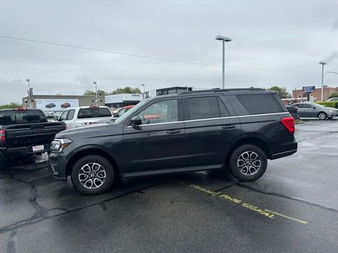 Used 2024 Ford Expedition XLT AWD/4WD image 6