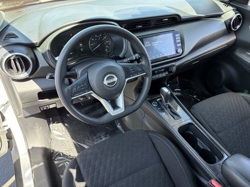 Used 2022 Nissan Kicks SV FWD image 22