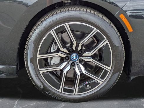 Used 2023 BMW i7 xDrive60 image 38