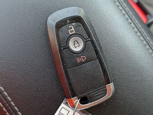 Used 2021 Ford Escape SE w/ SE Sport Appearance Package FWD image 31
