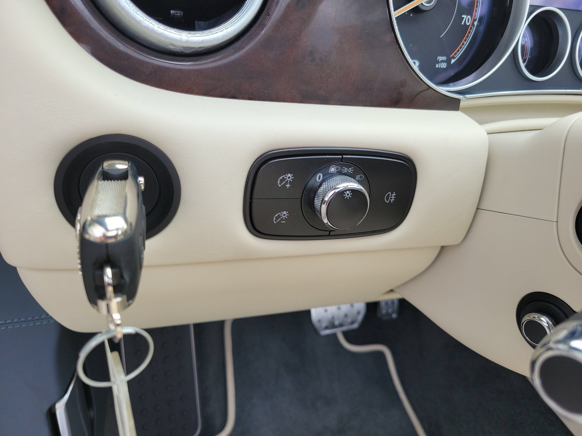 Certified 2016 Bentley Continental GT AWD/4WD image 38