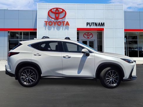 Used 2025 Lexus NX 250 FWD w/ Accessory Package (2T) image 3