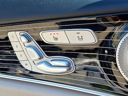 Used 2018 Mercedes-Benz E 300 4MATIC image 26