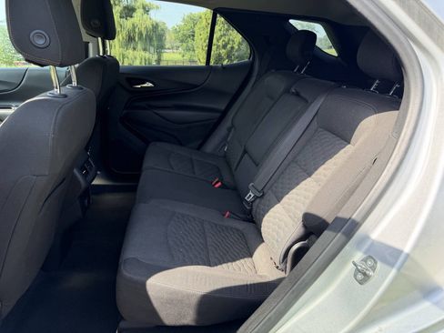 Used 2018 Chevrolet Equinox LT FWD image 29