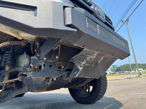 Used 2018 Toyota Tacoma SR5 AWD/4WD image 7