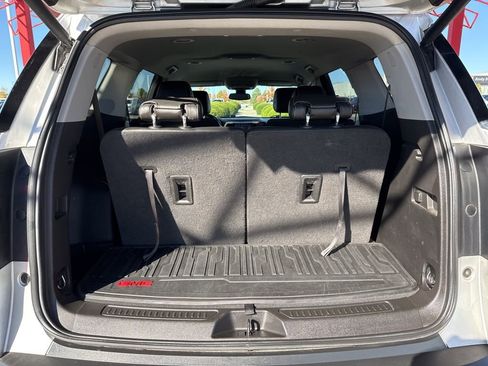 Used 2020 GMC Acadia SLT image 25