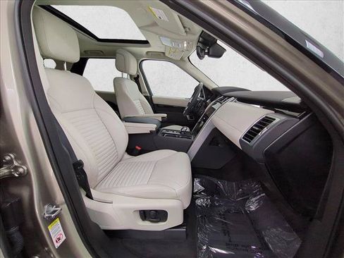 Certified 2026 Land Rover Discovery S AWD/4WD image 25