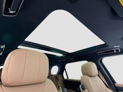 New 2026 Land Rover Range Rover Sport SE AWD/4WD image 17