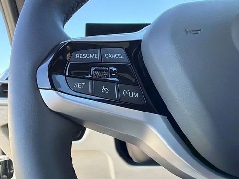 Certified 2025 BMW 330i Sedan w/ Convenience Package image 23