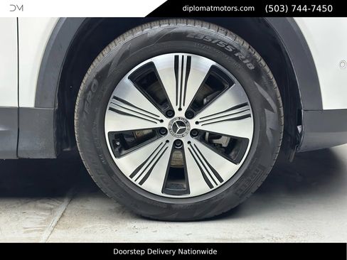 Used 2023 Mercedes-Benz EQB 300 4MATIC w/ Exclusive Package image 40
