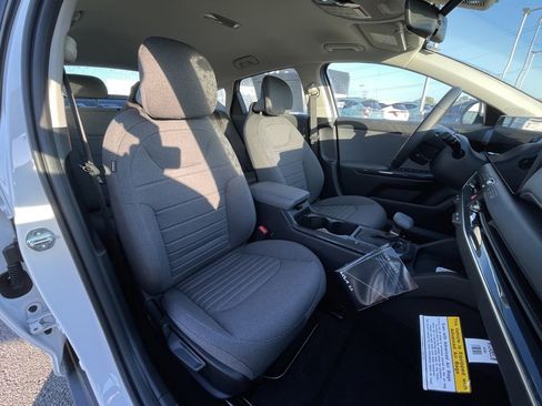 New 2025 Kia K4 EX image 28